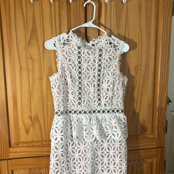Custom Lace Dress - Picture 4 of 5